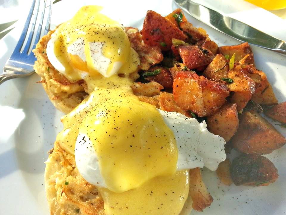 Jumbo Lump Crab Cake Benedict