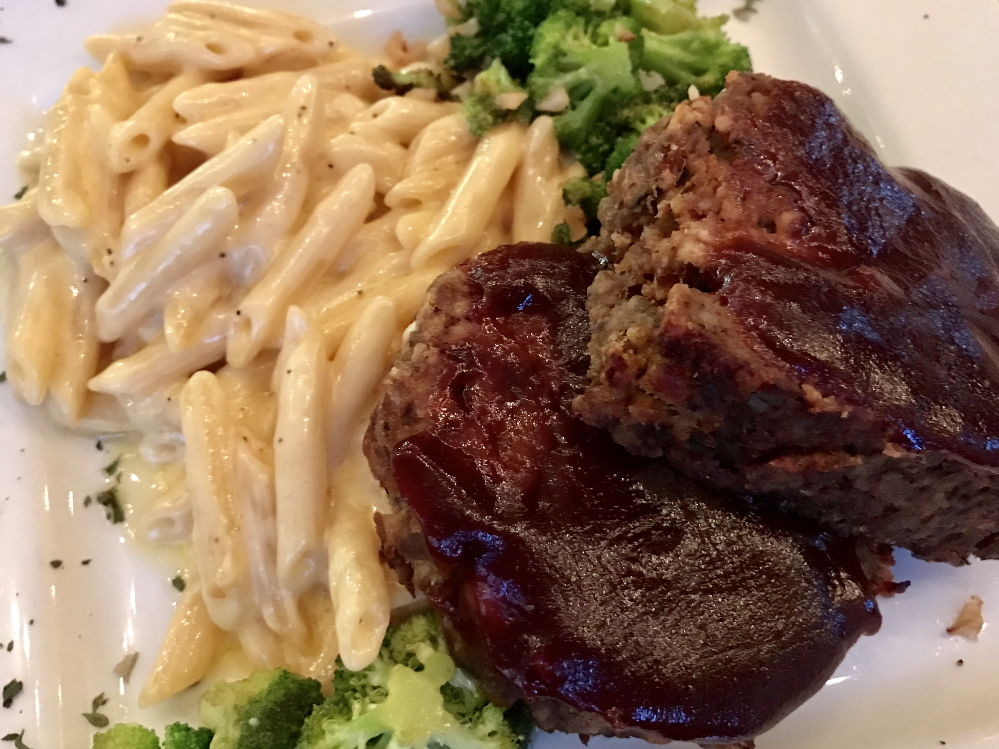 Meatloaf Special with Homemade Mac 'n' Cheese and Broccoli at Bowled