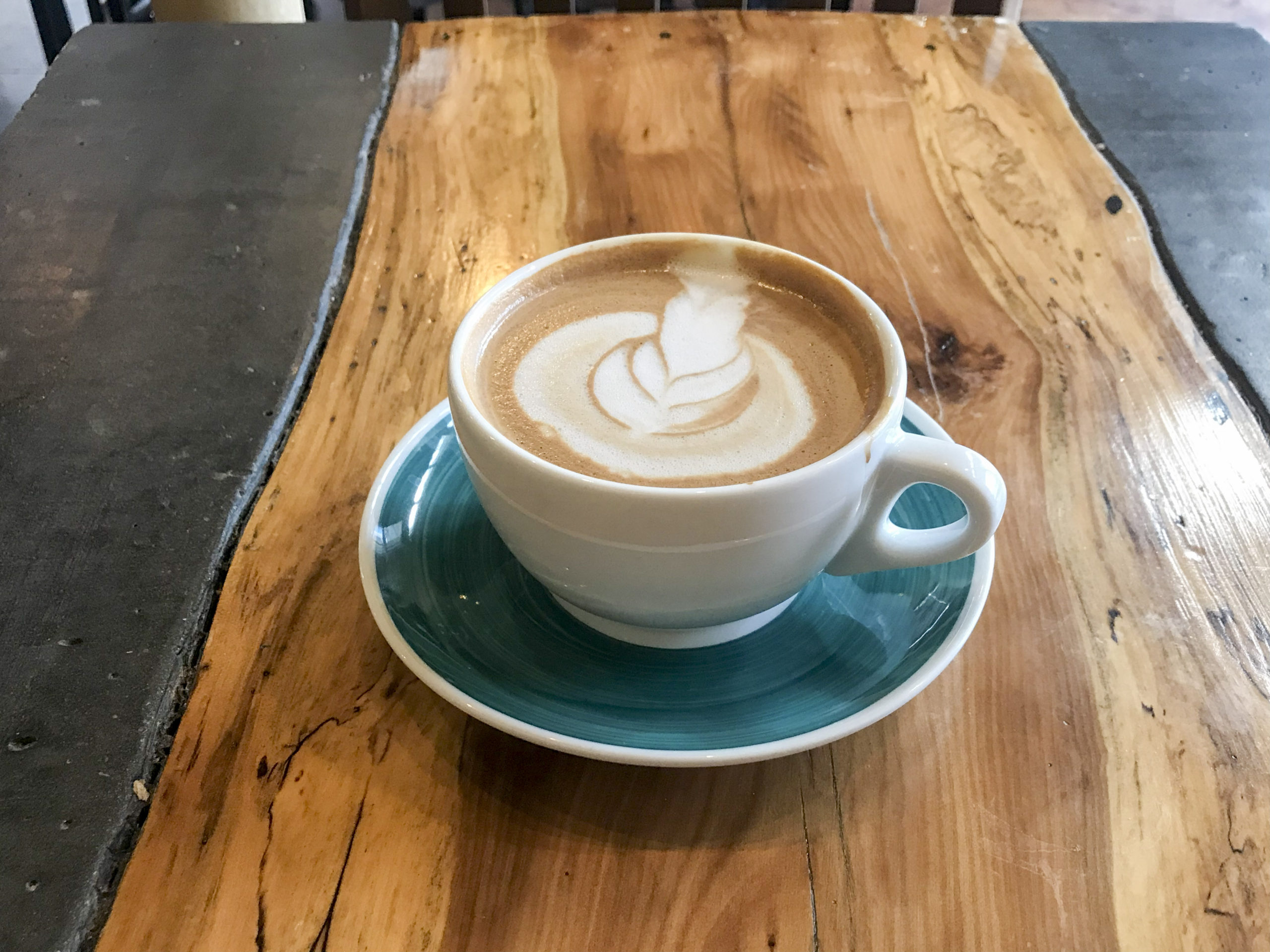 Latte vs. Flat White - What's The Difference? - The Winged Fork