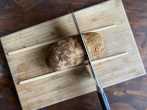 Cutting technique for hasselback potatoes