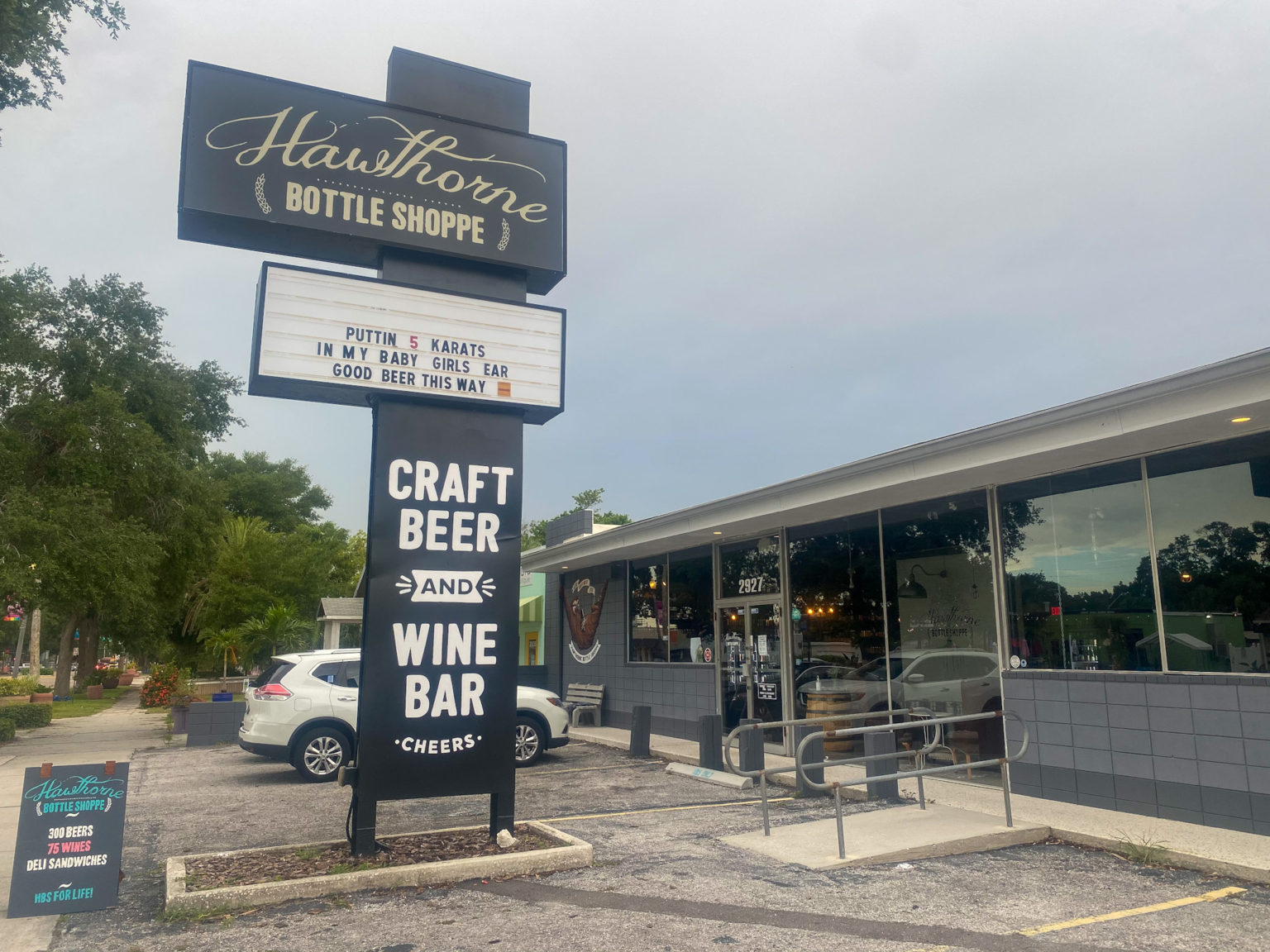 Beer, Wine, Biggie and Vibes at Hawthorne Bottle Shoppe