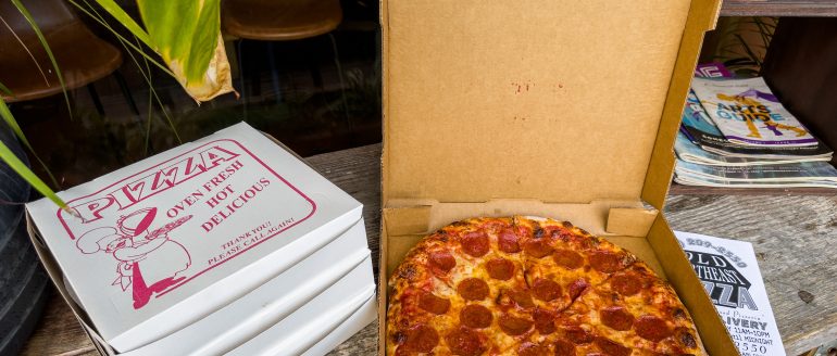 10 Clay Coated Pizza Boxes - 100/Bundle