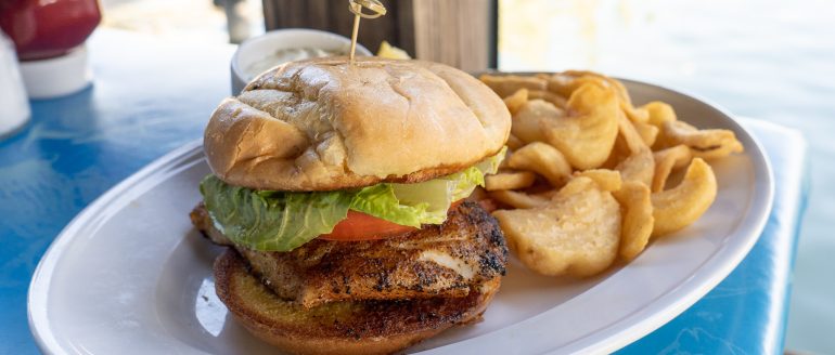 Pass-A-Grille’s Sea Critters Cafe Revamps to Red, White & Booze