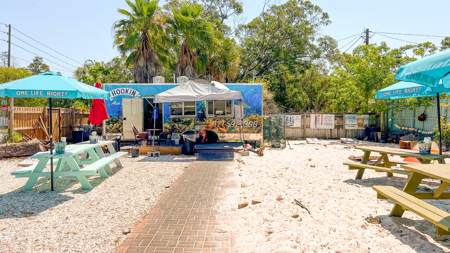 Hookin’ Ain’t Easy Is Making Waves in the Seafood Scene in St. Pete