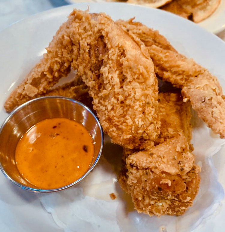 Hill Country Fare Heat & Eat Frozen Chicken Wings - Buffalo Style Hot